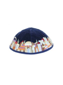 Kippa en velours bleu brodée de Jérusalem par Yair Emanuel... | Kippa en velours