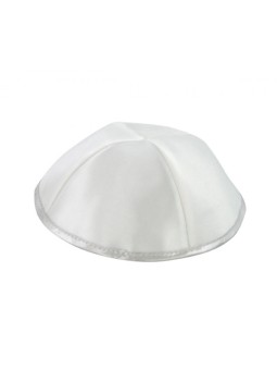 Kippa en satin blanc avec bordure argentée | Kippa en satin