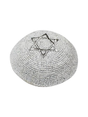 Kippa tricotée en argent avec étoile argentée brodée... | Kippa tricotée