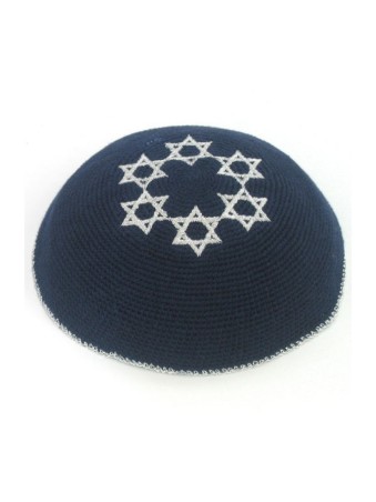 Kippa tricotée bleu marine avec S argentés brodés... | Kippa tricotée