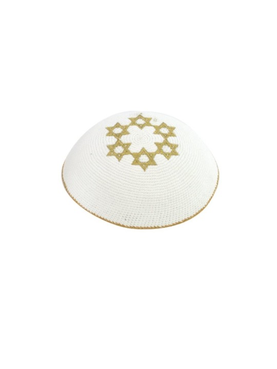 Kippa tricotée blanche avec étoiles dorées brodées sur... | Kippa tricotée