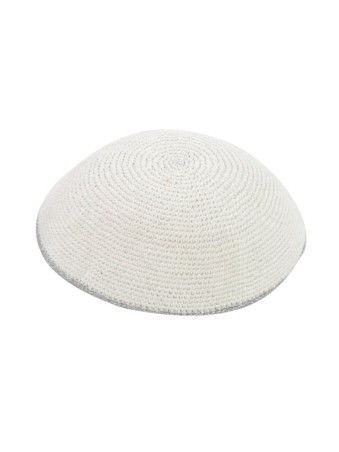 Kippa tricotée blanche avec bande de bordure argentée | Kippa tricotée