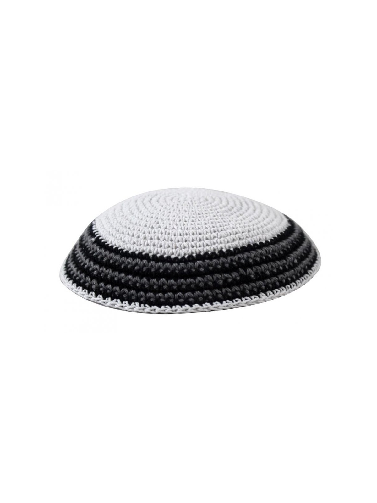 Kippa tricotée blanche avec fine bordure blanche et grise... | Kippa tricotée