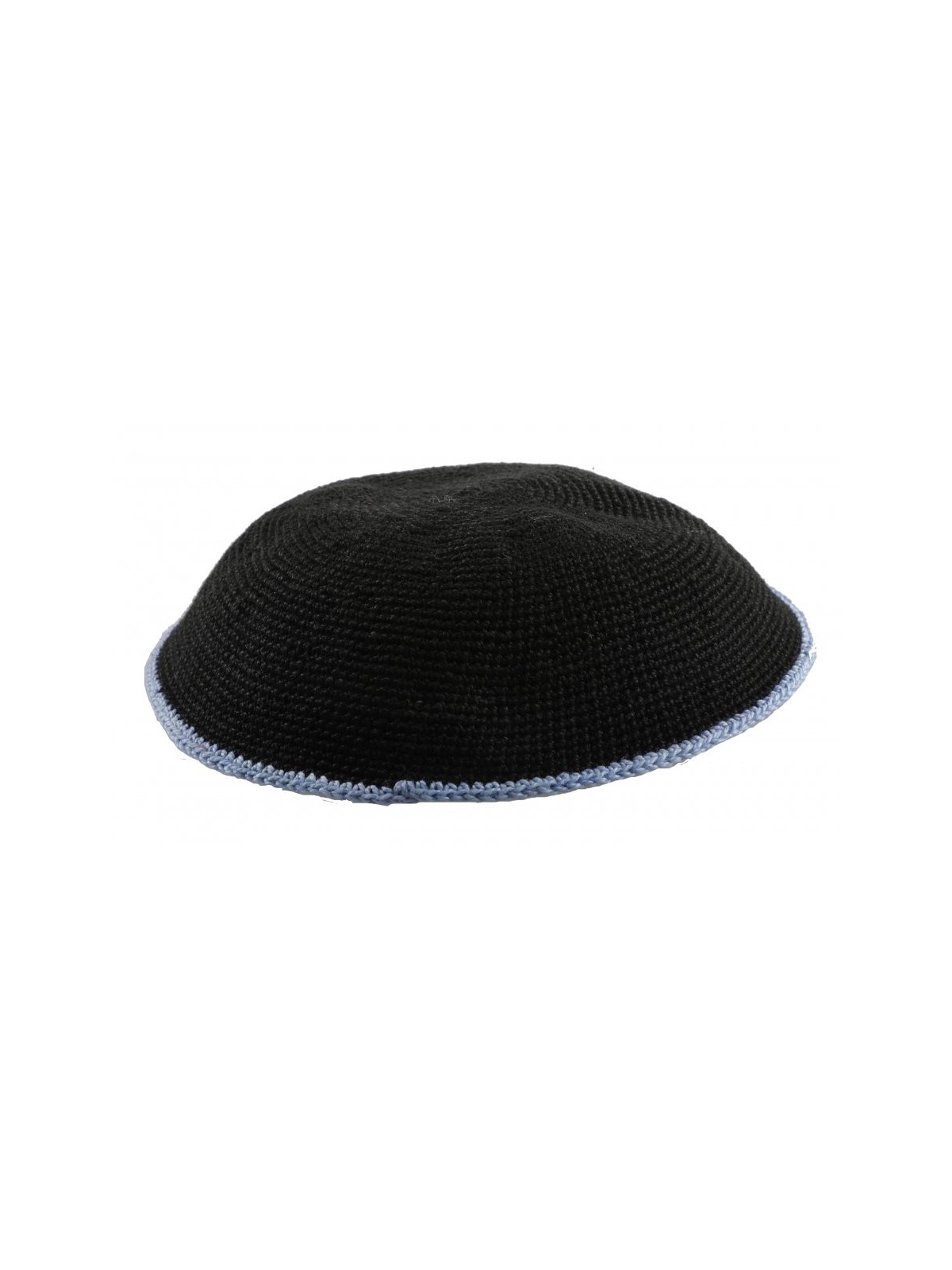 Kippa tricotée DMC noire avec fine bande de bordure bleue | Kippa tricotée