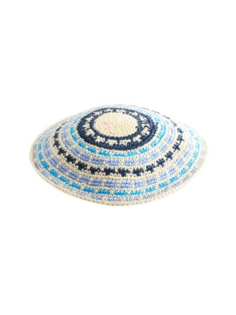 Rayures de bleu Kippa tricoté DMC avec dos blanc... | Kippa tricotée