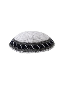 Kippa tricotée blanche avec bordure grise et noire | Kippa tricotée