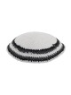 Kippa tricotée blanche avec bande rayée grise et noire... | Kippa tricotée