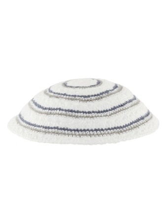 כיפה סרוגה DMC לבנה עם אפור וכחול צר... | כיפה סרוגה
