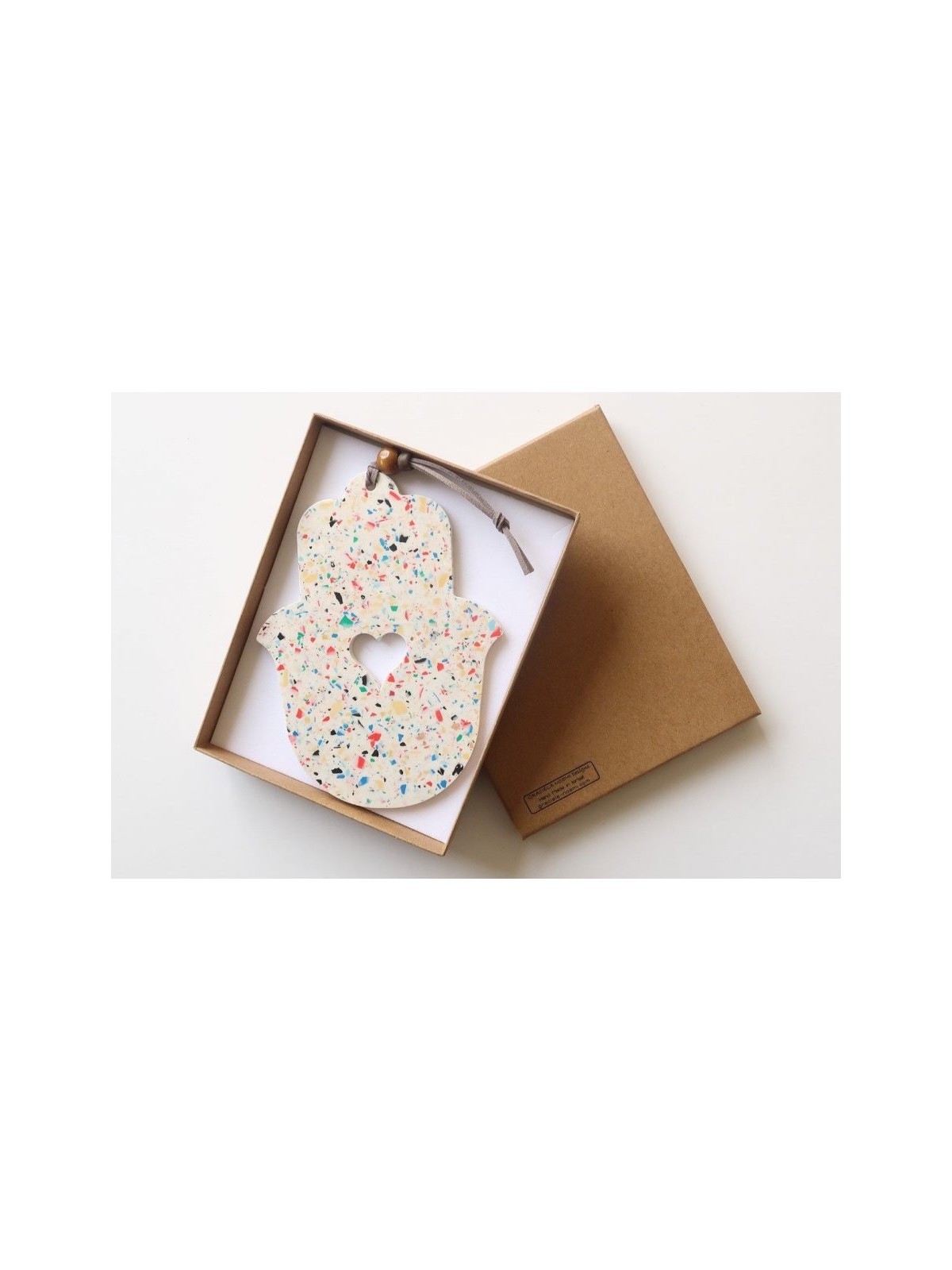 Graciela Noemi בעבודת יד Terrazzo Hamsa Cutout Hear... | ידי חמסה