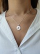 Pendentif émaillé initial arrondi moderne, collier de nom en argent sterling