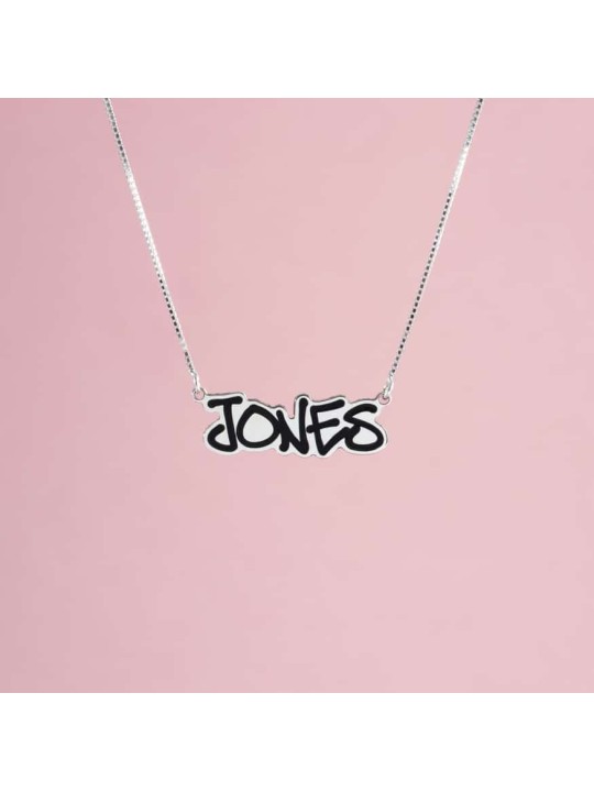 Collier de nom en argent sterling en émail fin, famille en argent sterling