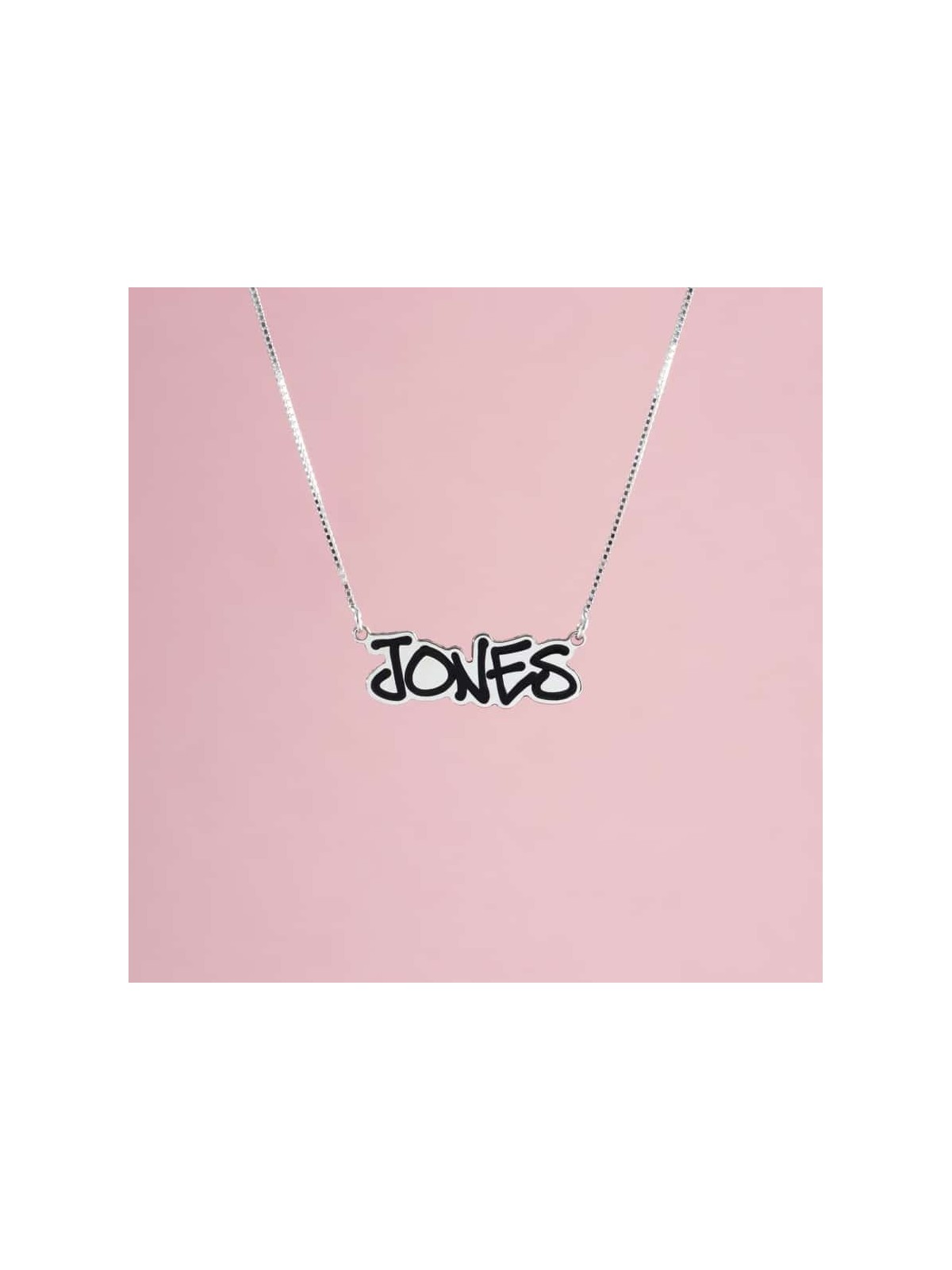 Collier de nom en argent sterling en émail fin, famille en argent sterling