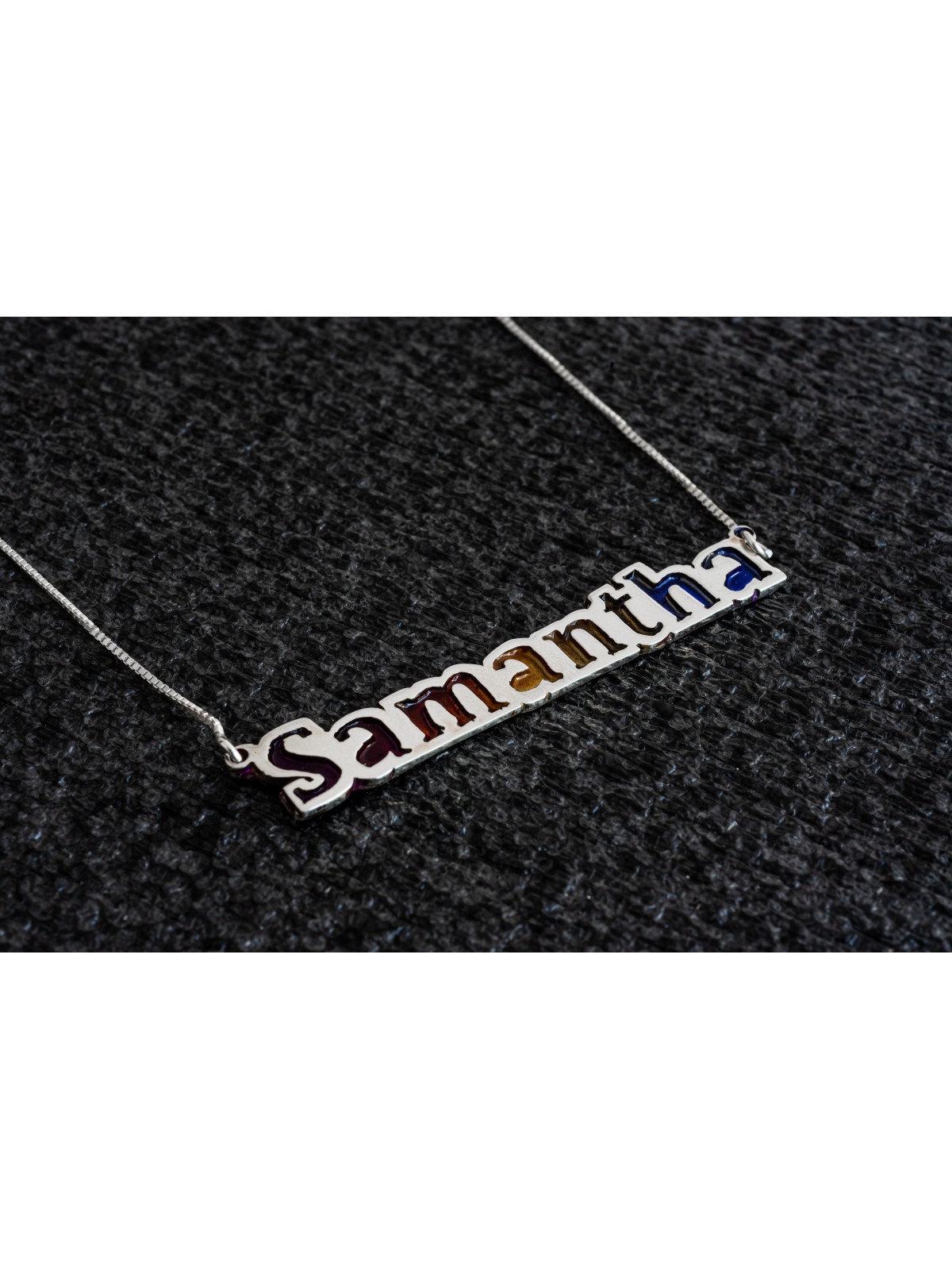 Collier de nom anglais en émail froid coloré, colliers de nom colorés,