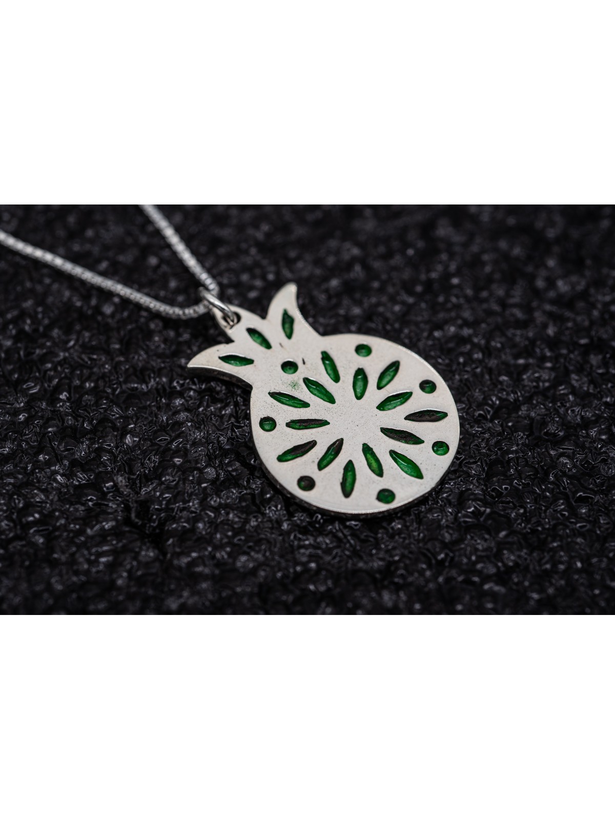 Pendentif émaillé en argent sterling grenade, famille en argent sterling