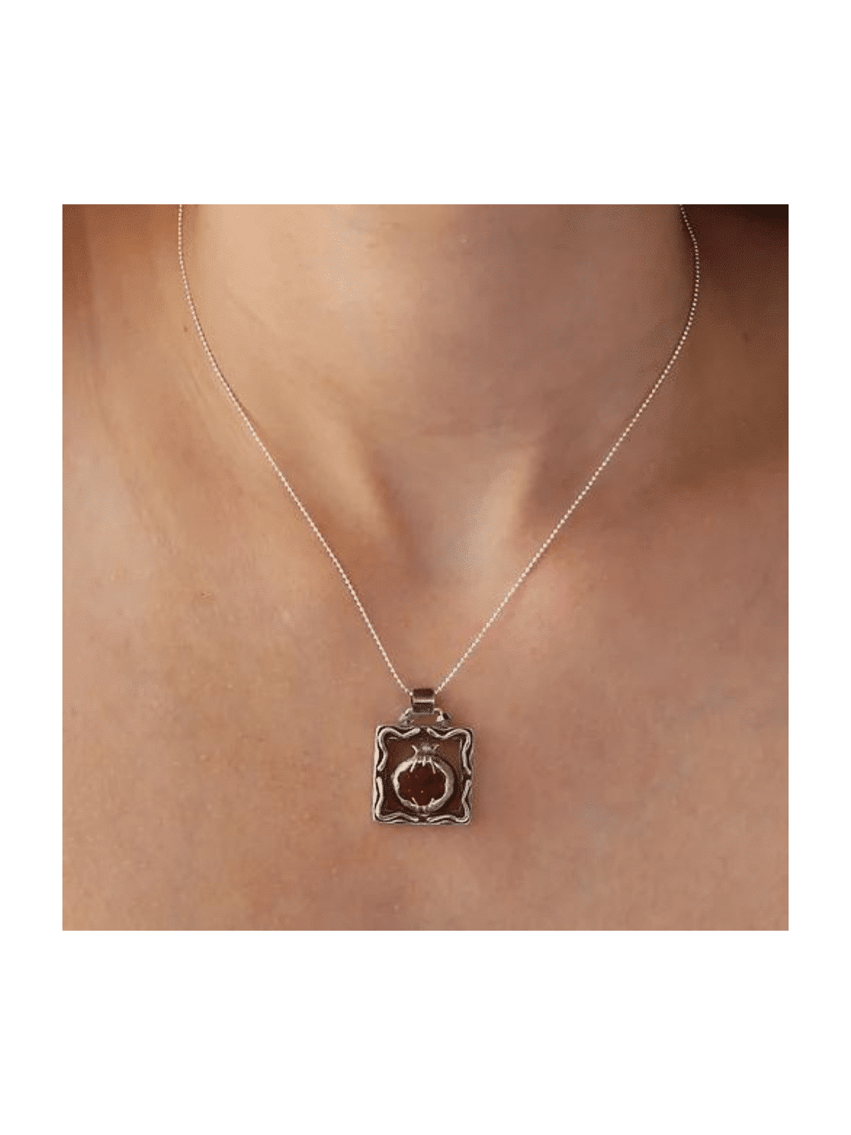 Pendentif en argent sterling grenade carrée découpée, argent sterling F
