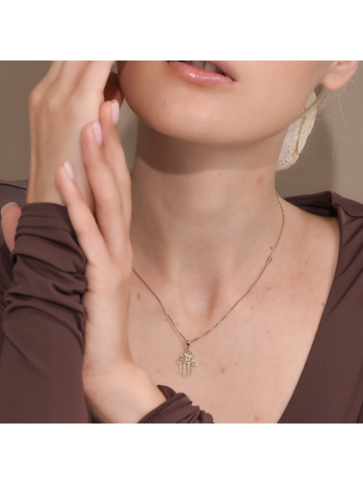 Délicat abordable 14k Gold Filigree Chai Hamsa N , Filigrane juif J