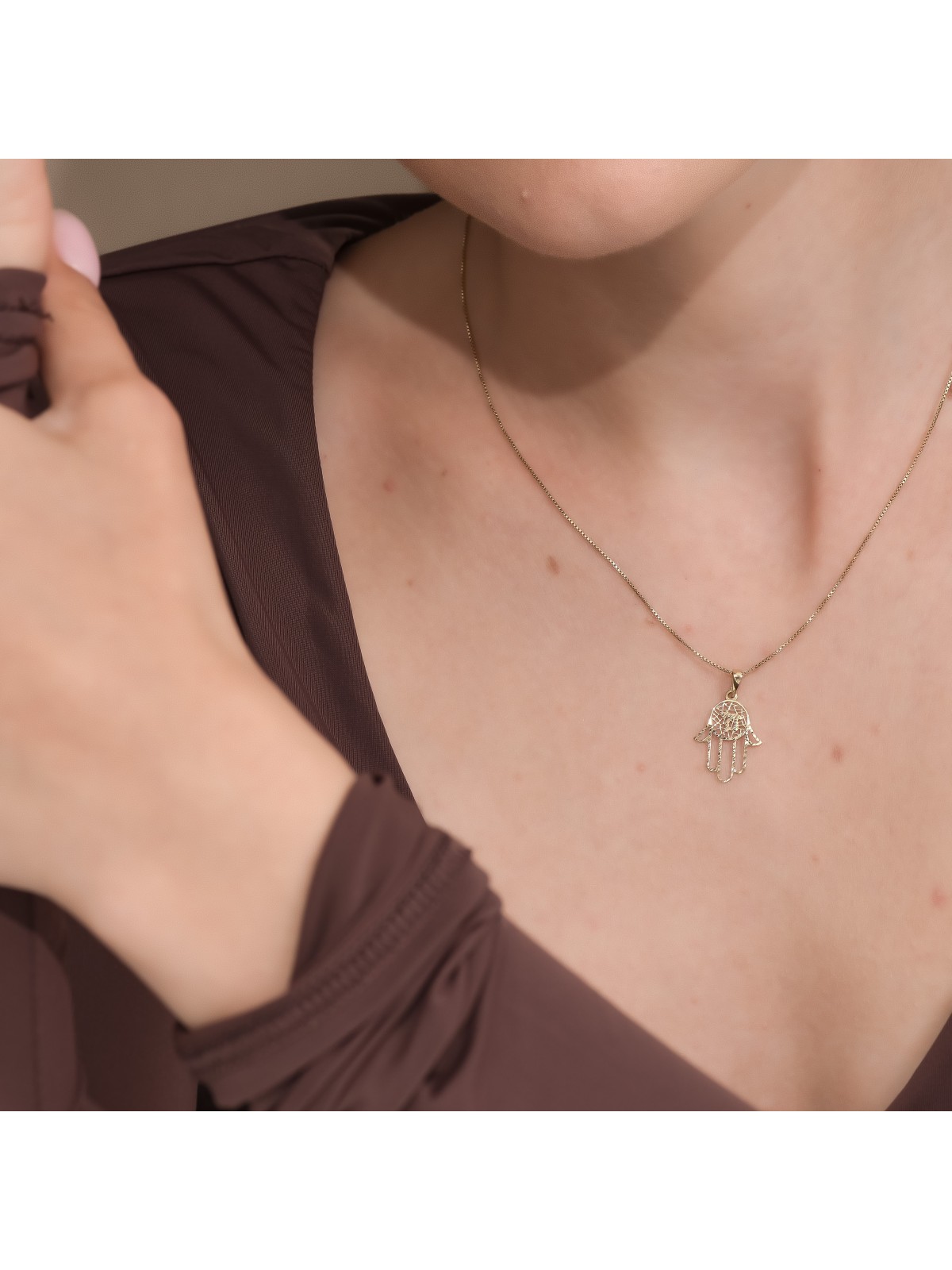 Délicat abordable 14k Gold Filigree Chai Hamsa N , Filigrane juif J