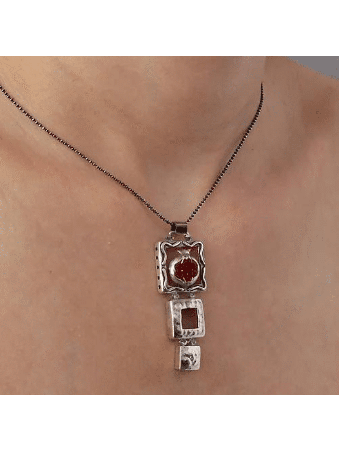 Pendentif élégant en argent sterling avec grenade rouge, famille en argent sterling