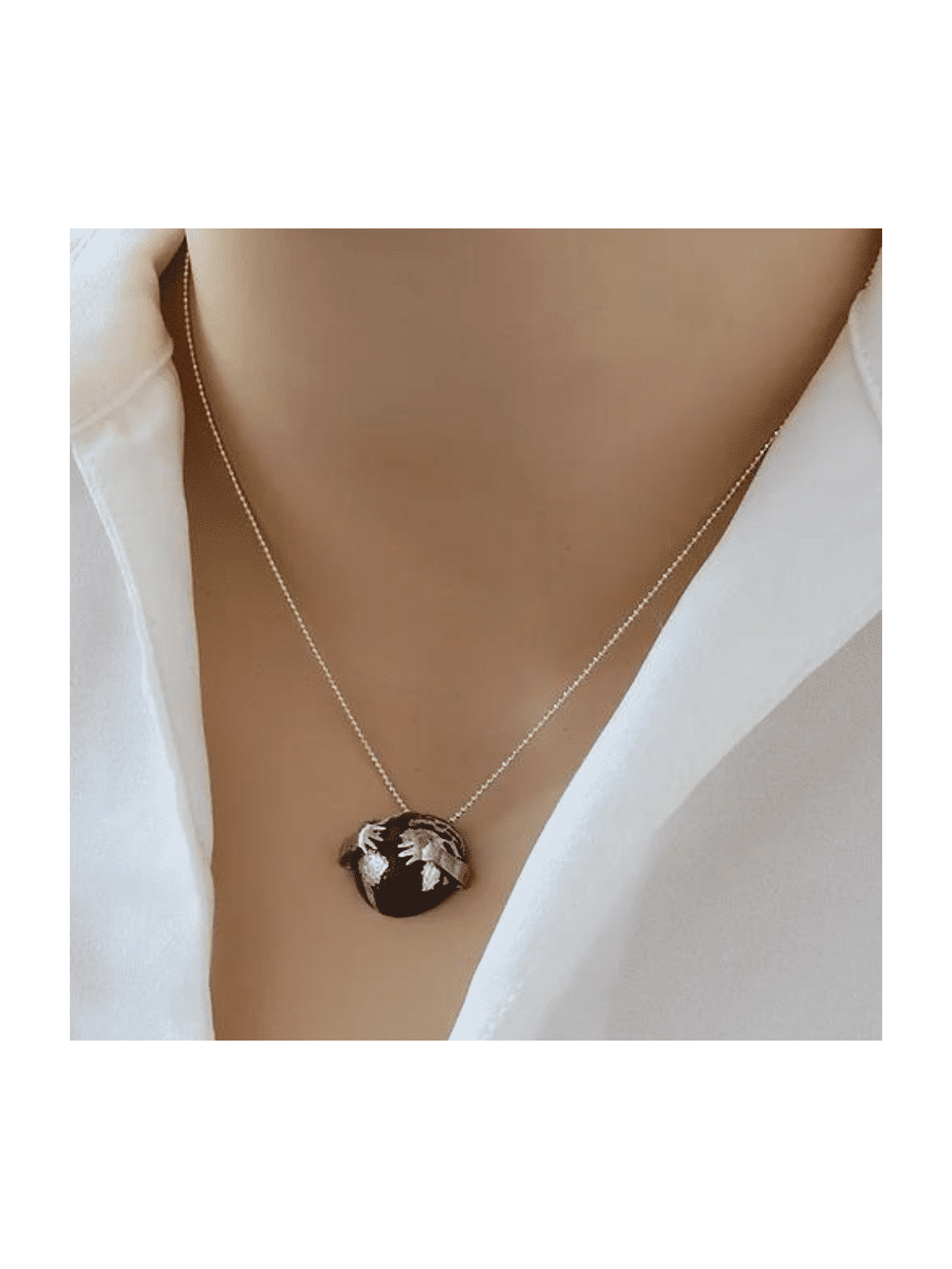 Câlin le pendentif en argent sterling Globe, collier familial en argent sterling