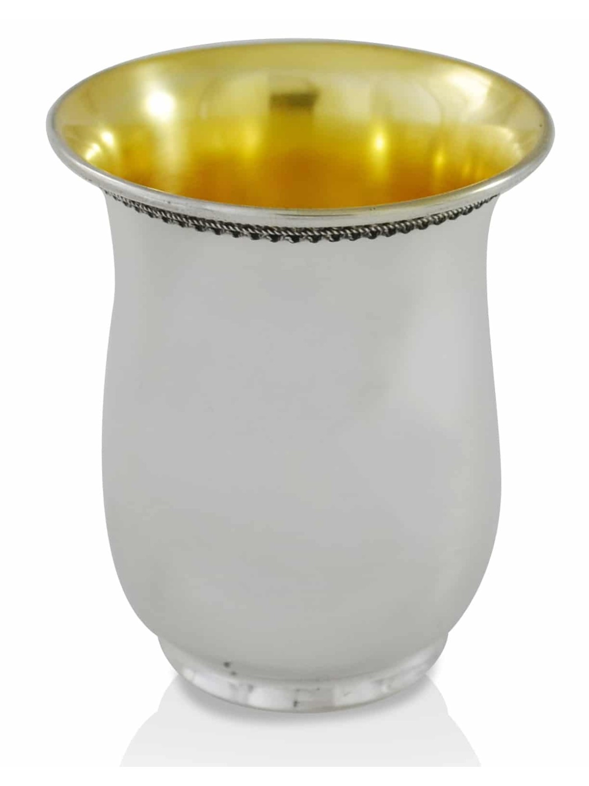 Une belle coupe de Kiddouche avec un filigrane délicat, des coupes de Kiddouche modernes,