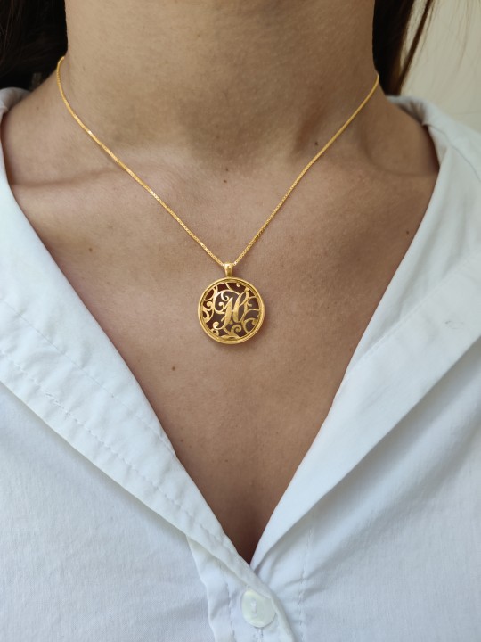 Pendentif en or contemporain initial creux, cadeaux Tu B'Av, Jud israélien