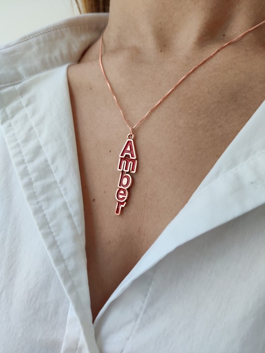 Collier de nom 3D en or 14 carats avec émail coloré, collier de nom coloré