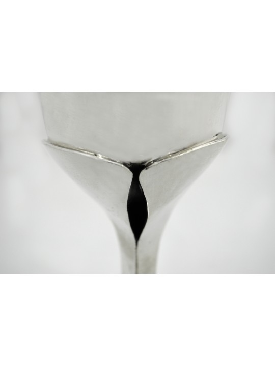 Coupe de Kiddouche florale moderne en argent sterling, Coupes de Kiddouche modernes, Isra
