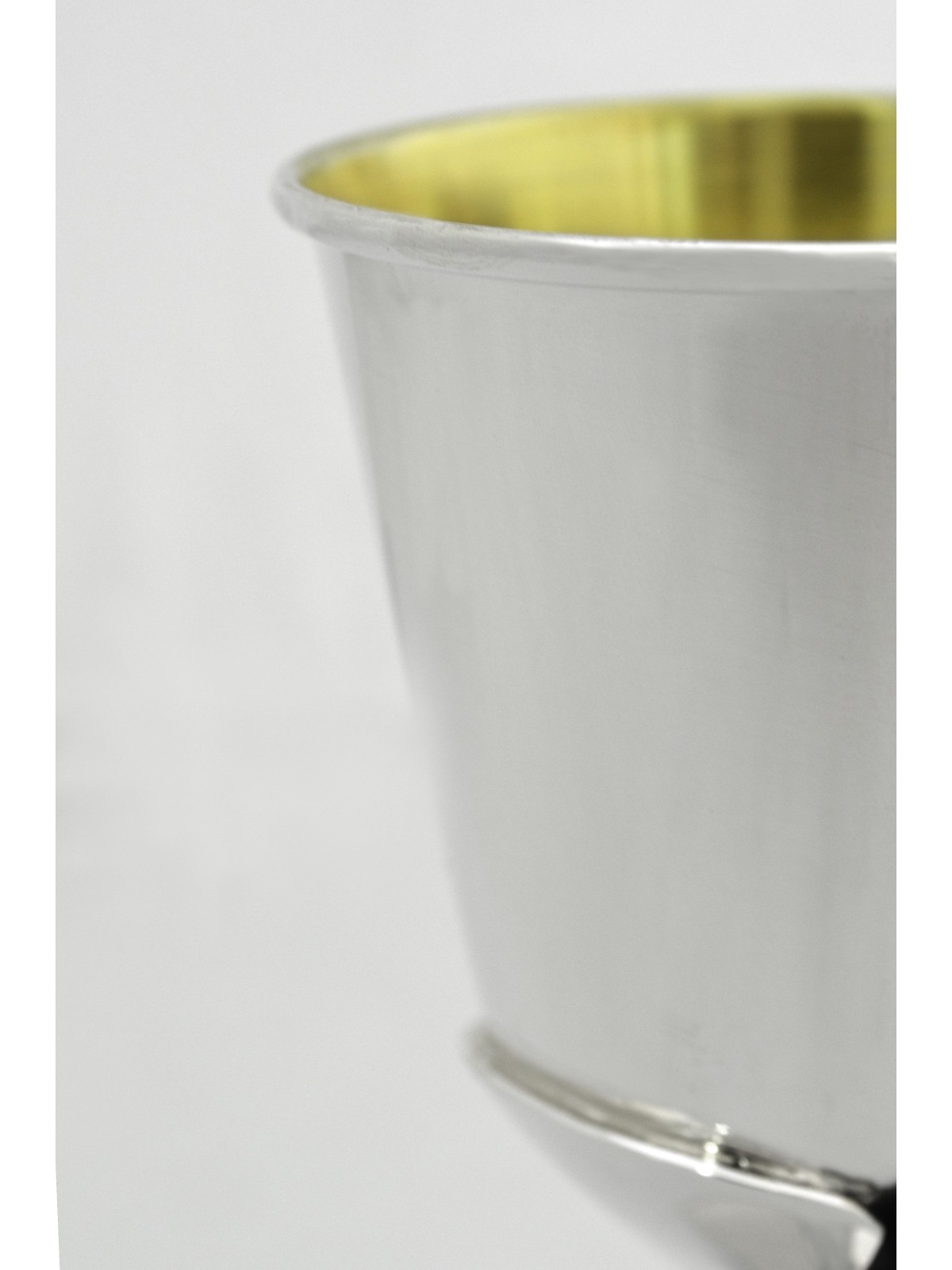 Coupe de Kiddouche florale moderne en argent sterling, Coupes de Kiddouche modernes, Isra