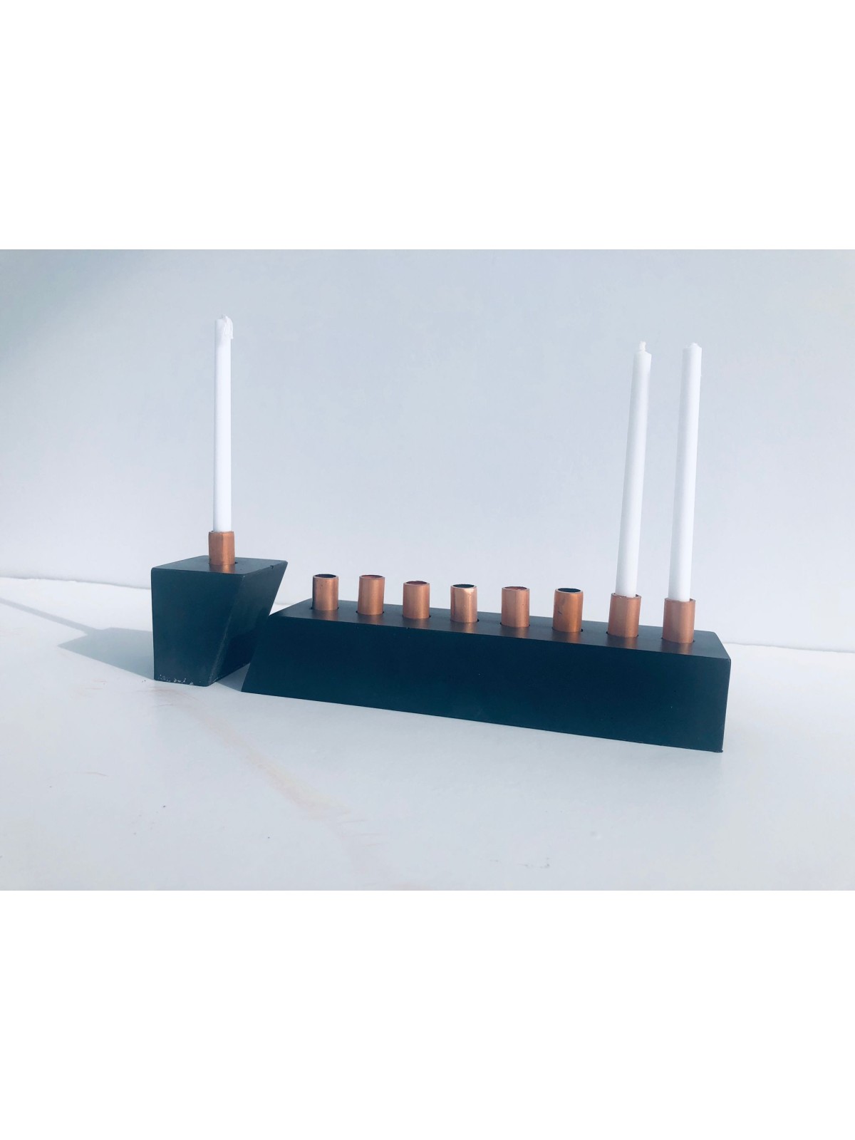 Menorah en béton noir, menorahs Hanukkah modernes, Judaica israélienne