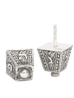 Dreidel en argent de forme triangulaire et carrée à Vint, Dreidels, Israël