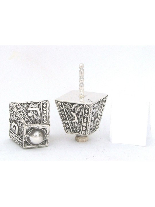 Dreidel en argent de forme triangulaire et carrée à Vint, Dreidels, Israël