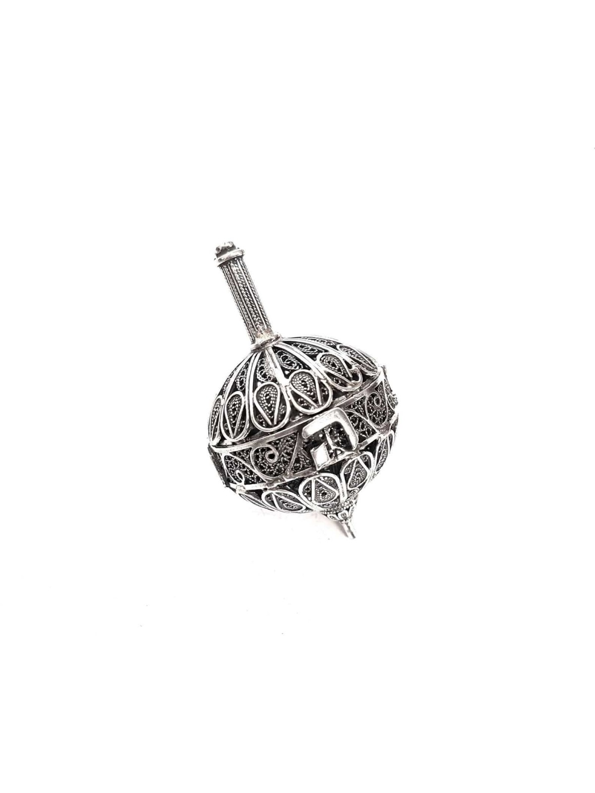 Dreidel rond en argent qui a ouvert et est devenu un Bes , Dreidels , Israël