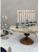Menorah ronde et plate plaquée argent de créateur - Made i, Hanukkah moderne M