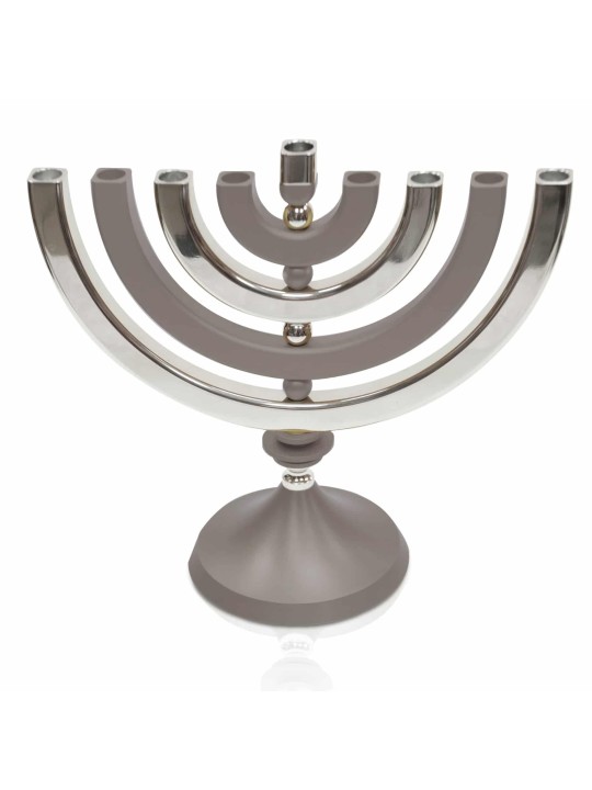 Menorah brillante cinétique moderne colorée de Hanukkah, hommes colorés de Hanukkah