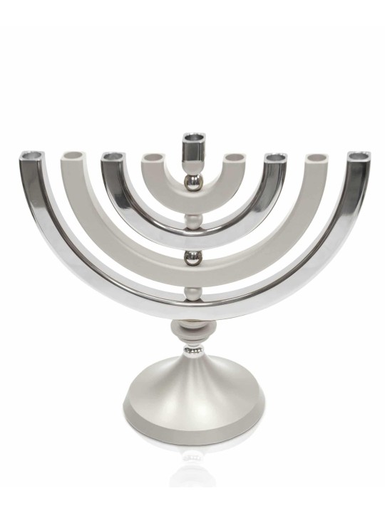 Menorah brillante cinétique moderne colorée de Hanukkah, hommes colorés de Hanukkah