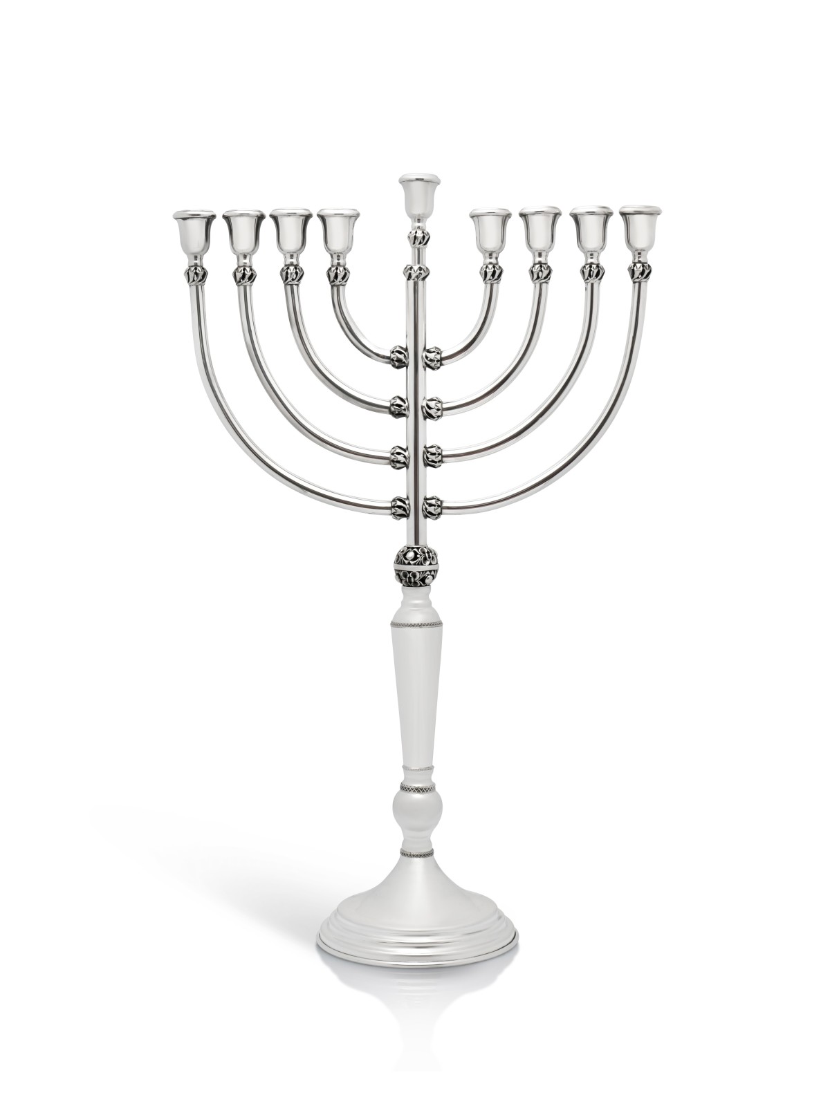 Classique Extra Large Filigree Hanukkah Menorah de , Hanukkah Gifts ,
