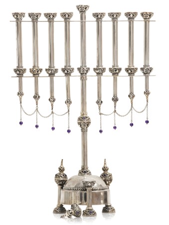 Grande menorah faite à la main dans un style néo-gothique, cadeaux de Hanoukka, israélien