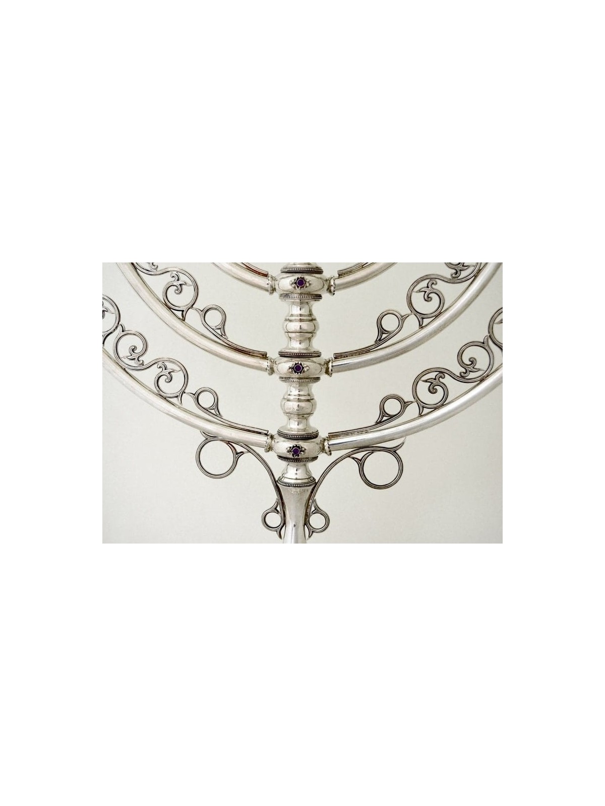 Menorah en filigrane avec pierres d'améthyste et bénédiction, cadeaux de Hanoukka, est