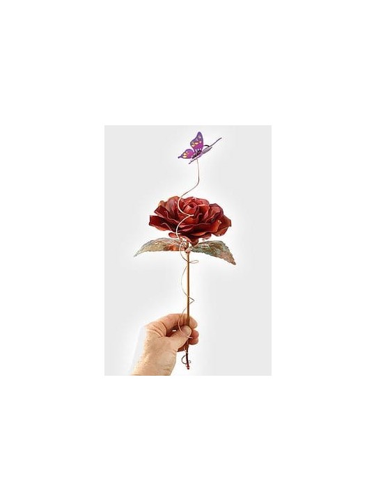 Belle une grande rose rouge en cuivre avec papillon, cadeau de mariage juif