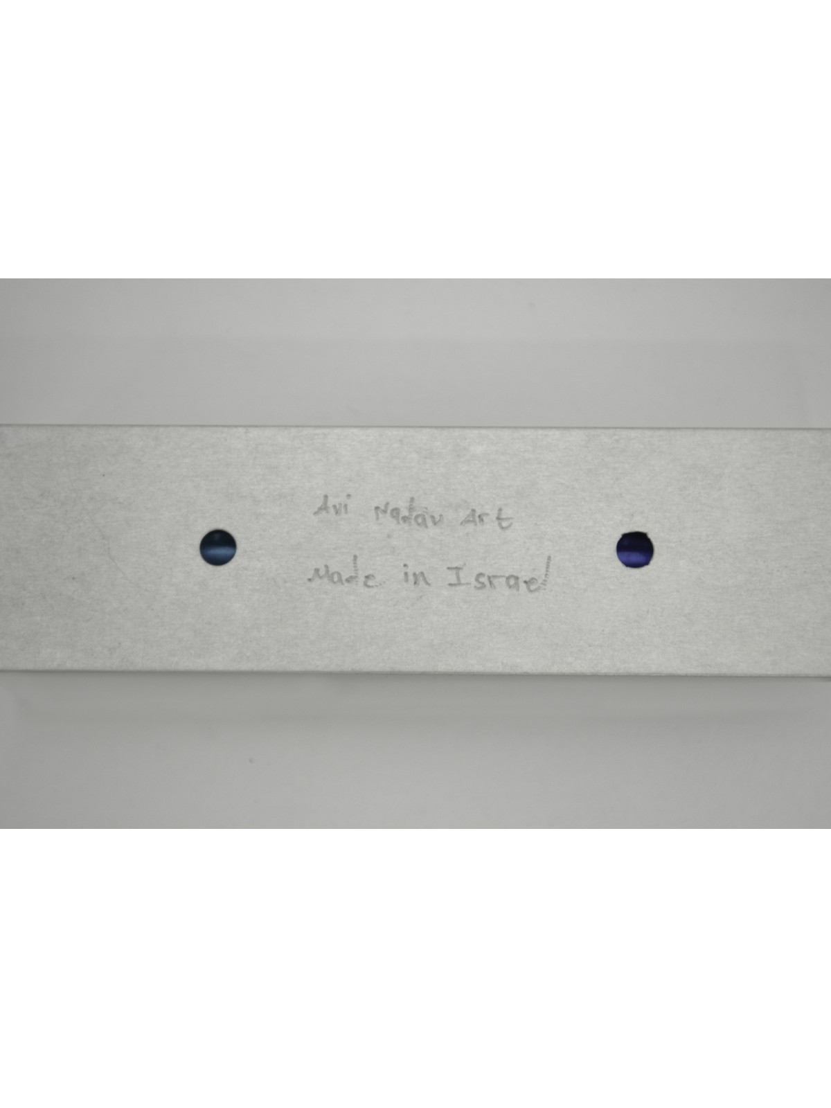 Mezuzah colorée en aluminium anodisée moderne unique C, Avi Nadav Mezuzah