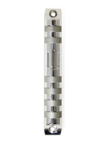 La coutume colore le beau cas moderne de Mezuzah, cas d'Avi Nadav Mezuzah