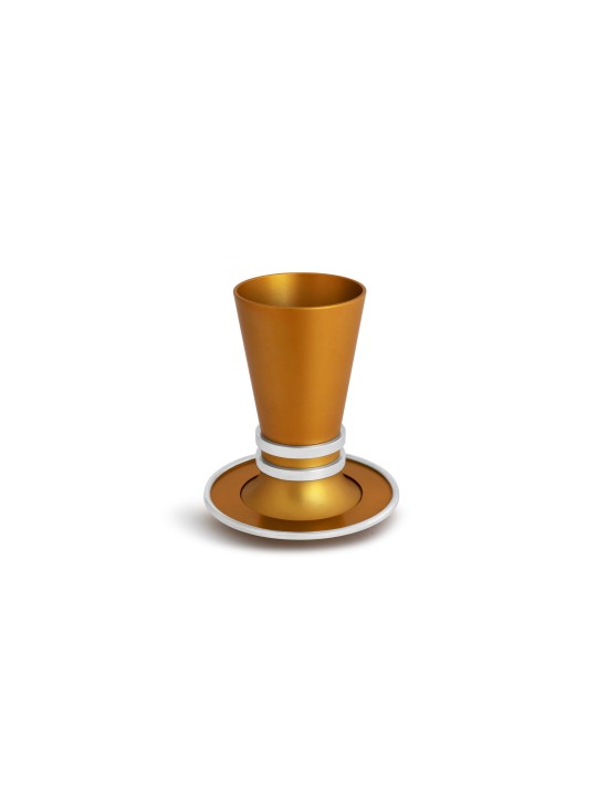 Tasse colorée en aluminium pour Kiddush avec anneau en gras, Kiddush Cu moderne