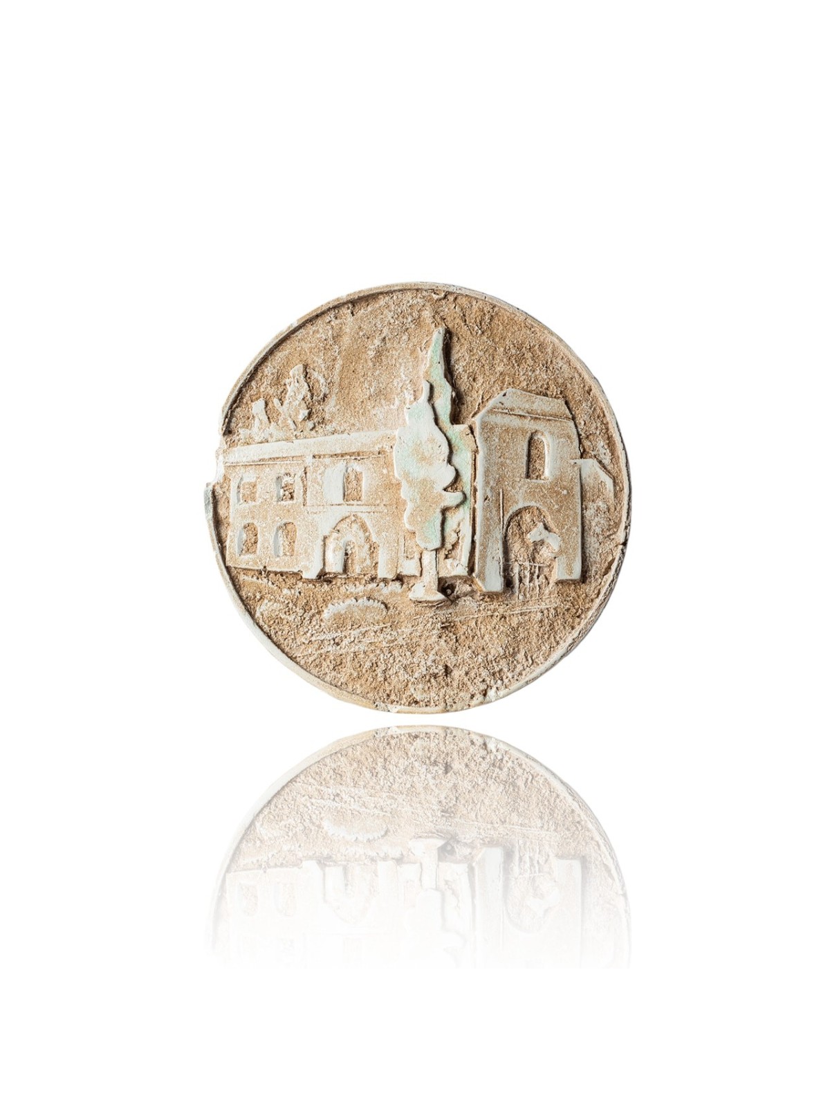 La sculpture de la maison Pacha - Judai d’inspiration antique, Shalom Sofer, est