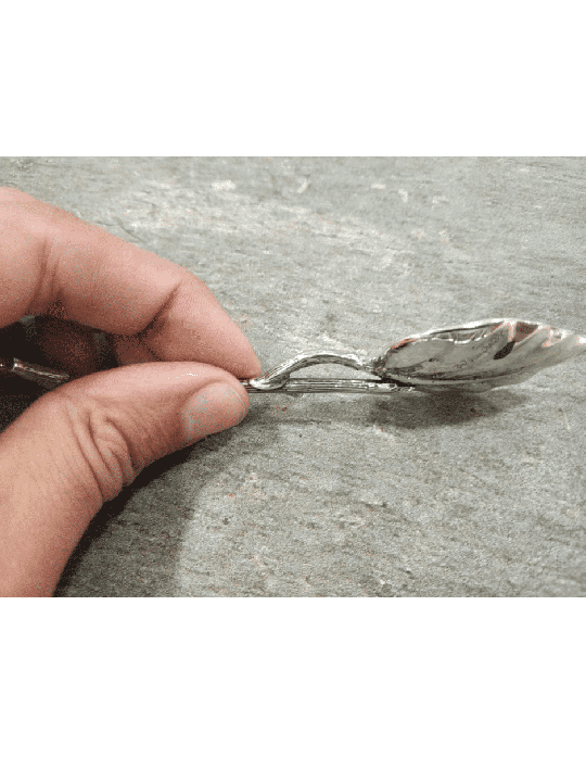 Cuillère en forme de feuille avec pierre de cornaline naturelle, Birth & Brit Mila