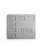 צלחת סדר מינימליסטית עשויה בטון מלא עם מתנות לפסח ,