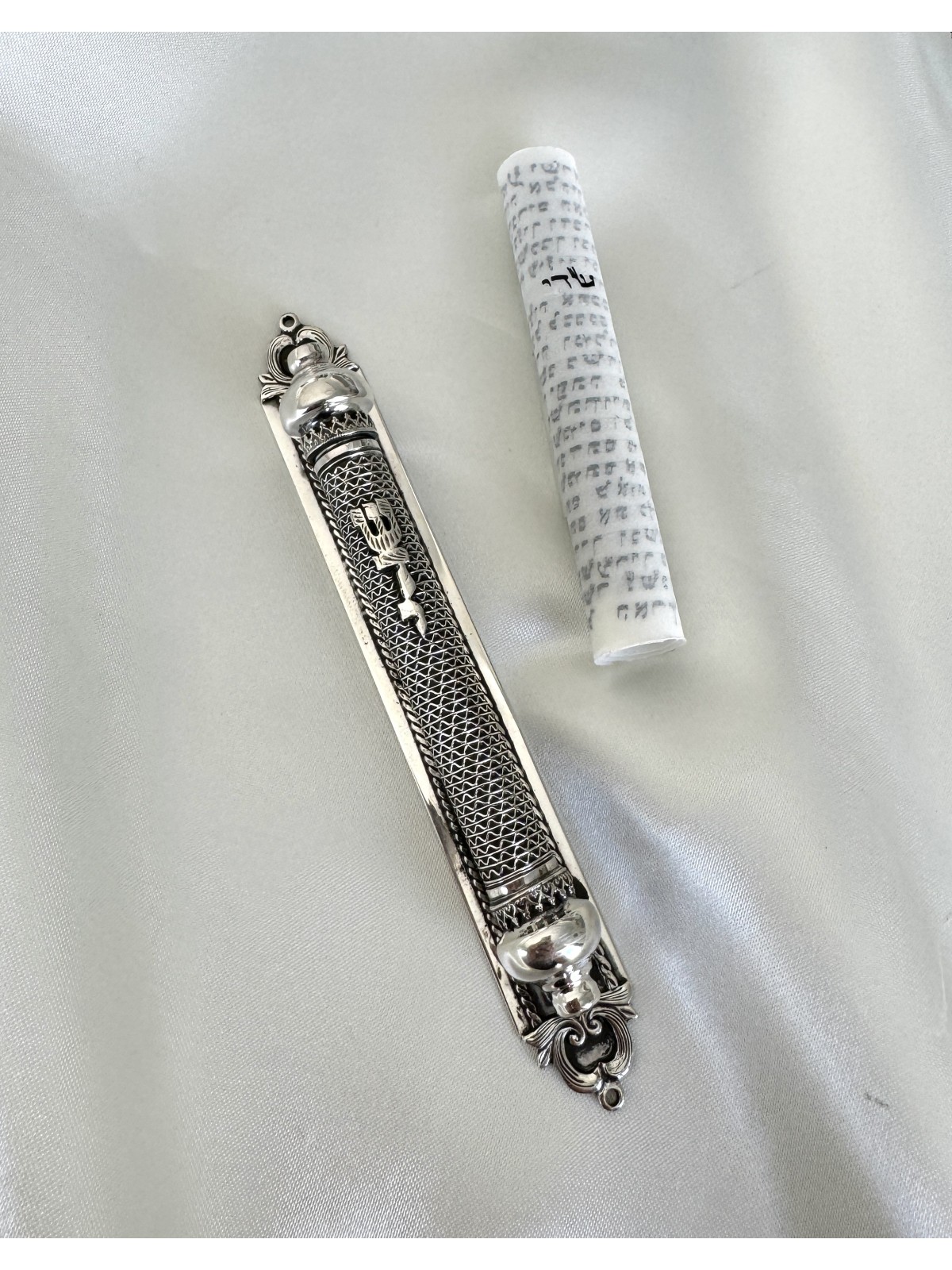 Grand étui Mezuzah en filigrane orné de Sterling S, pour rouleaux de 10 cm