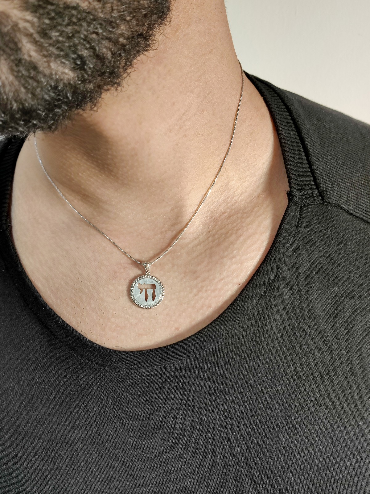 תליון חי מוקף זהב צהוב 14 קראט , מתנות ט"ו באב , יהודי ישראלי