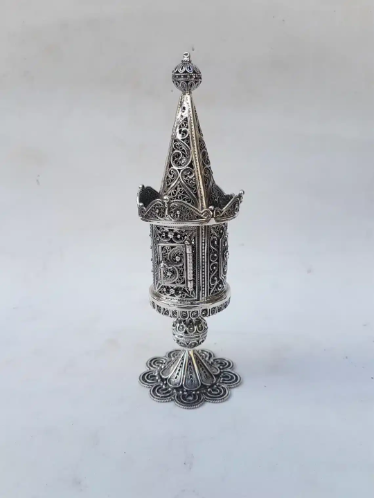 Boîte à épices en argent de conception en filigrane yéménite avec Fl, argent sterling J