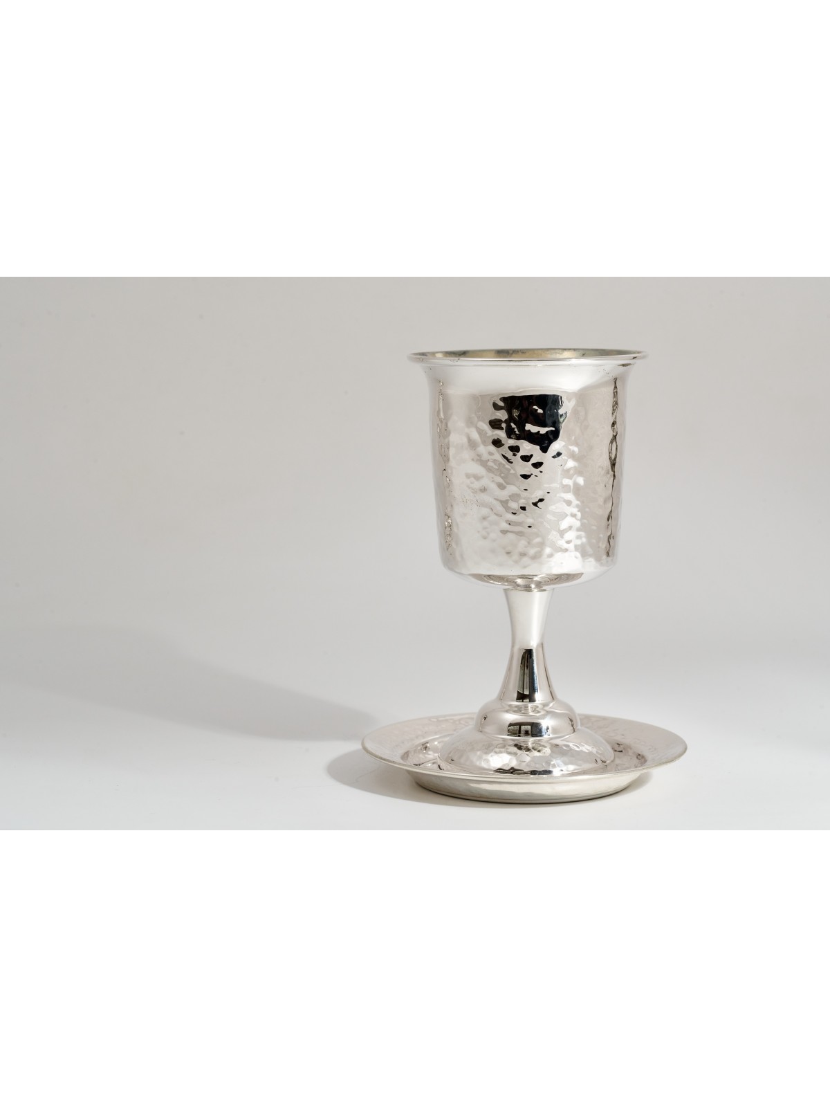Coupe de Kiddouche en argent sterling poli avec jambon à la main, Cu de Kiddouche moderne