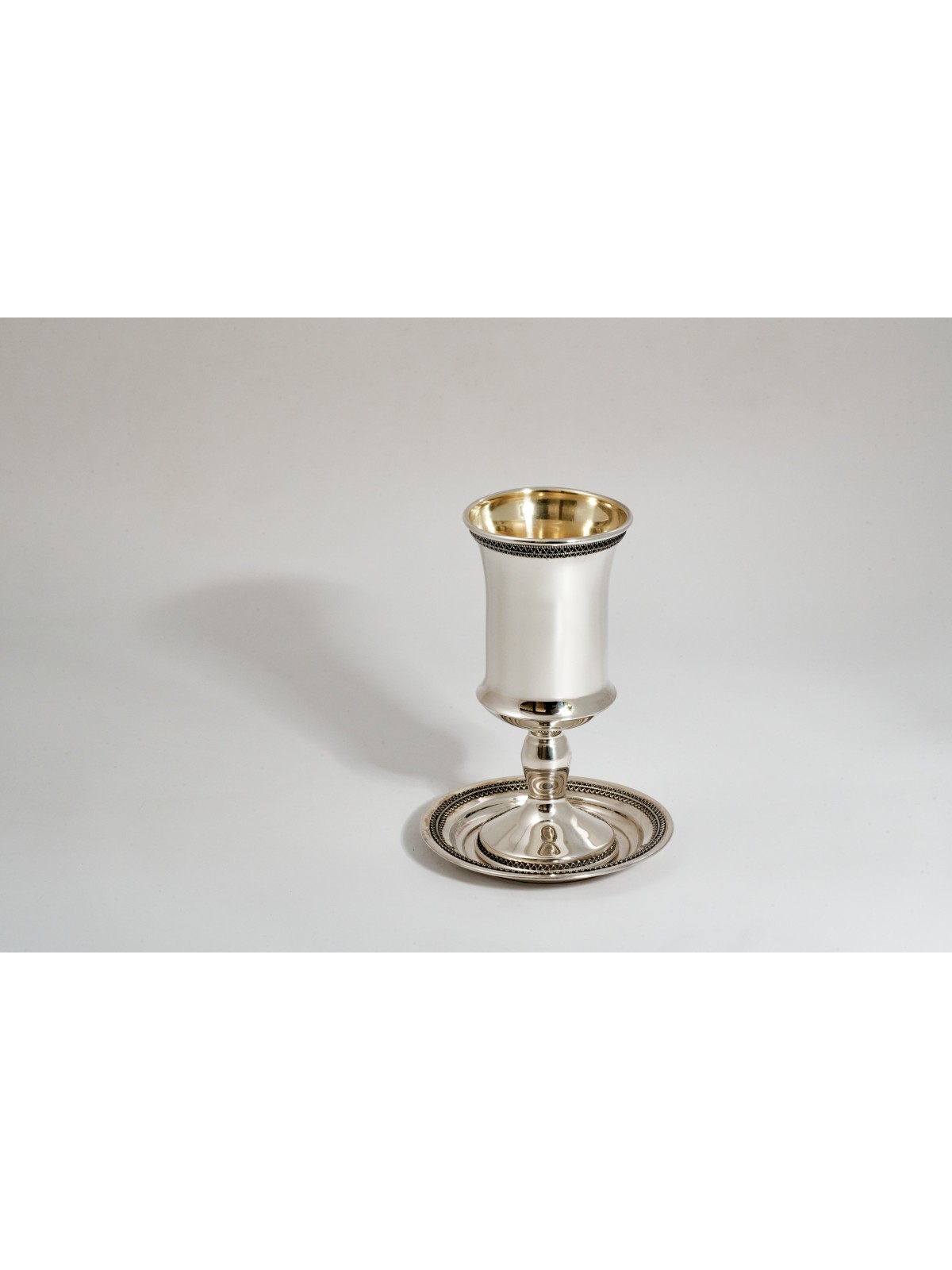 Coupe de Kiddouche en argent sterling au look épuré avec Decora, Coupes de Kiddouche, Est
